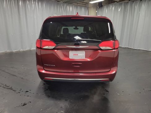 Used 2017 Chrysler Pacifica Touring Plus w/ Tire & Wheel Group image 8