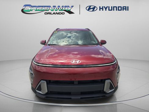 Used 2025 Hyundai Kona SEL AWD/4WD image 3
