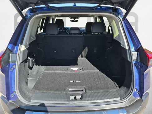 Used 2023 Nissan Rogue SL w/ SL Premium Package image 12