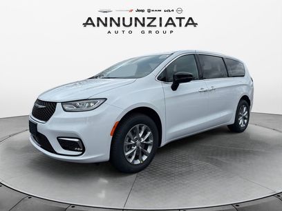 New 2026 Chrysler Pacifica Select