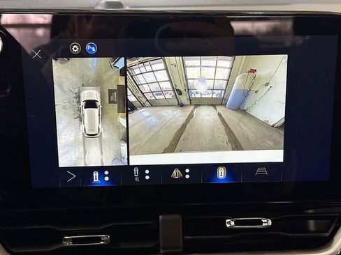 New 2026 Chevrolet Equinox LT w/ Safety and Technology Package FWD image 15