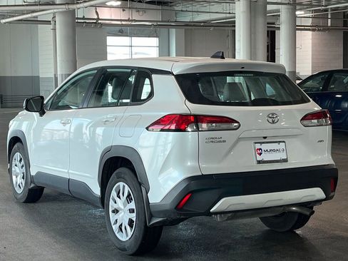 Used 2023 Toyota Corolla Cross L image 7