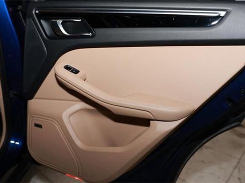 Used 2023 Porsche Macan w/ Premium Package Plus image 21