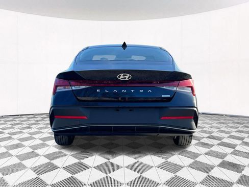 New 2025 Hyundai Elantra Blue image 10