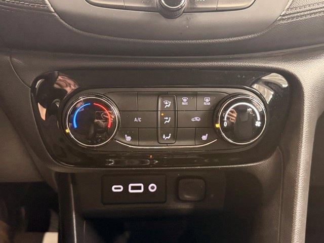 Used 2021 Buick Encore GX Preferred w/ Cold Weather Comfort Package FWD image 16
