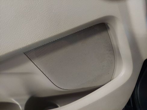 Used 2016 Ford Explorer XLT w/ Equipment Group 202A FWD image 26
