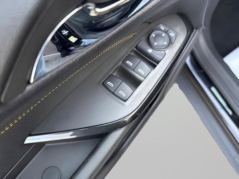 Used 2024 Chevrolet Trax ACTIV w/ Sunroof Package image 19