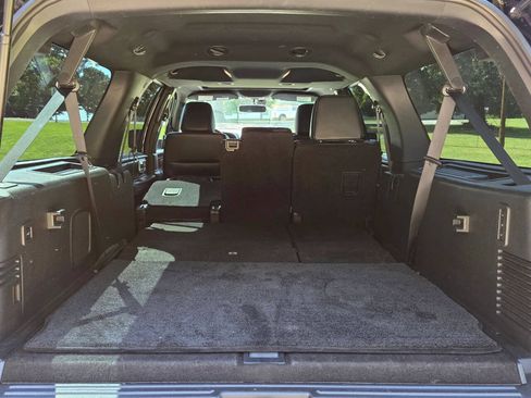 Used 2017 Lincoln Navigator L Select RWD image 40