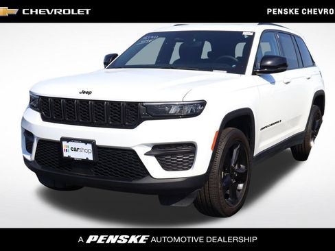 Used 2023 Jeep Grand Cherokee Altitude AWD/4WD image 1
