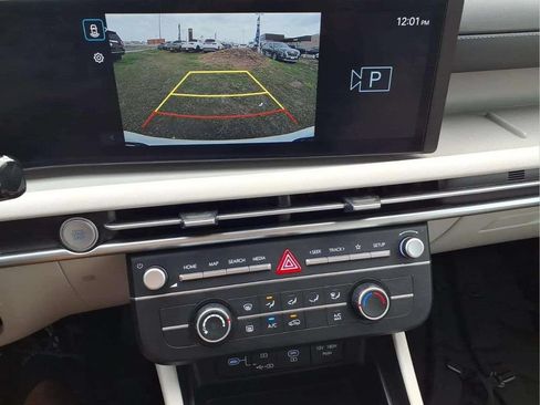 Used 2025 Hyundai Tucson SE FWD image 14