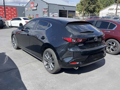 Used 2019 MAZDA MAZDA3 Hatchback FWD image 2