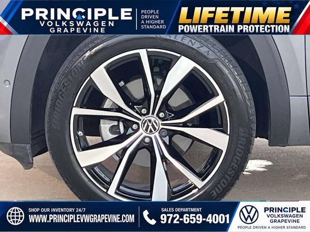 Used 2024 Volkswagen Atlas Cross Sport SEL Premium R-Line AWD/4WD image 5
