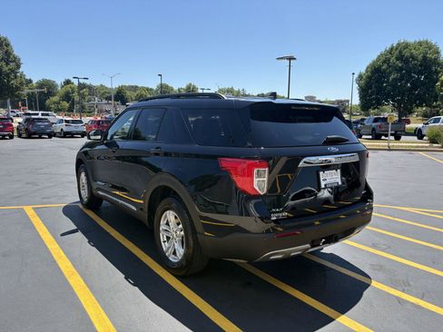 Used 2023 Ford Explorer XLT w/ Equipment Group 202A AWD/4WD image 4