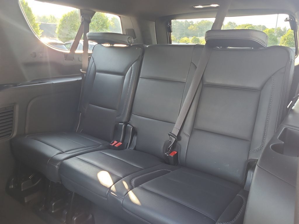 Used 2023 GMC Yukon XL Denali AWD/4WD image 14