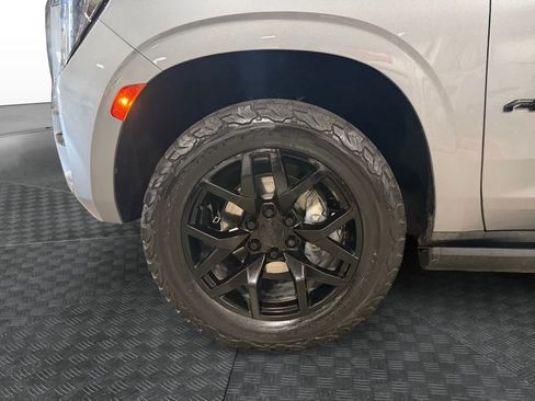 Used 2023 GMC Yukon AT4 w/ AT4 Premium Package AWD/4WD image 15