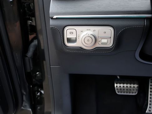 Certified 2023 Mercedes-Benz GLS 450 4MATIC image 37