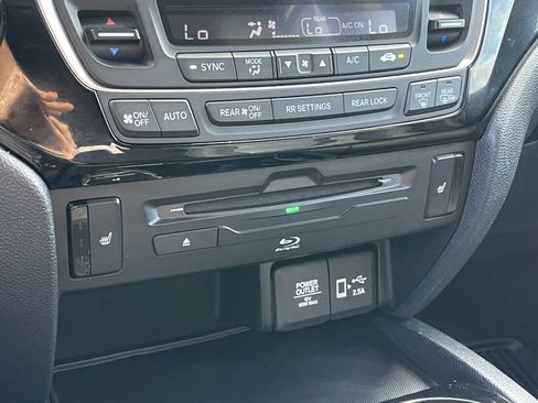 Used 2020 Honda Pilot Touring image 29