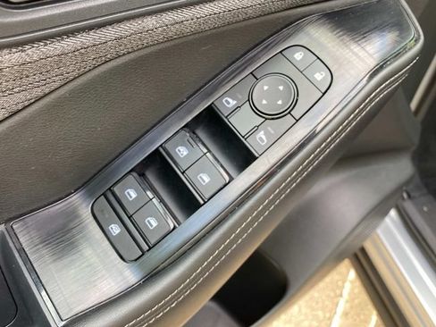 Used 2023 Nissan Rogue SV FWD image 13