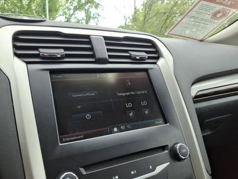Used 2014 Ford Fusion SE w/ Equipment Group 502A FWD image 23
