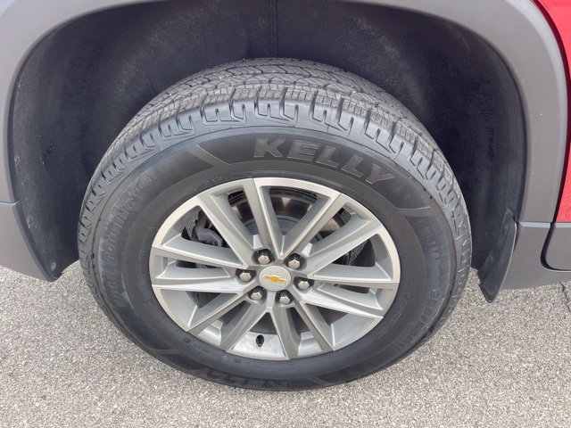 Used 2023 Chevrolet Traverse LT FWD image 30