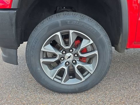 Used 2017 GMC Sierra 1500 SLT w/ SLT Premium Package AWD/4WD image 9