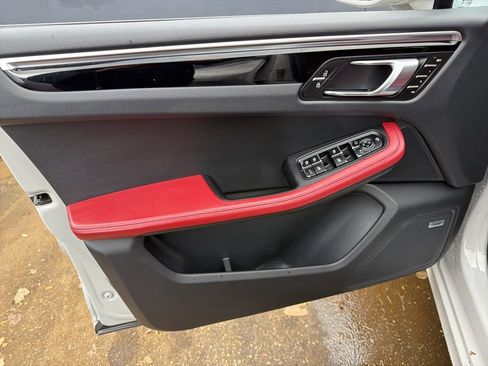 Used 2024 Porsche Macan S image 12