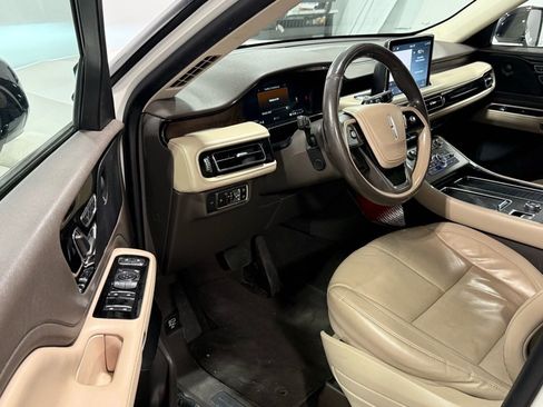 Used 2020 Lincoln Aviator Reserve w/ Elements Package Plus image 10