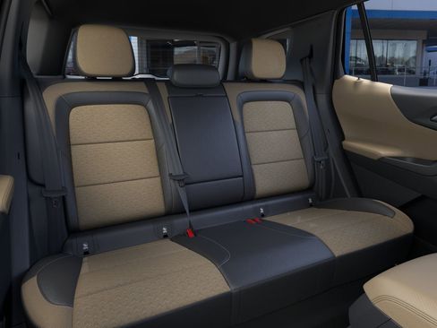 New 2026 Chevrolet Equinox ACTIV w/ Convenience Package III image 17
