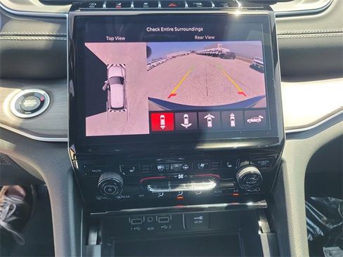 New 2025 Jeep Grand Cherokee L Limited w/ Luxury Tech Group II image 28