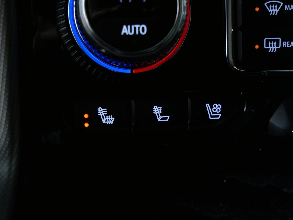 Used 2023 GMC Yukon XL Denali AWD/4WD image 27