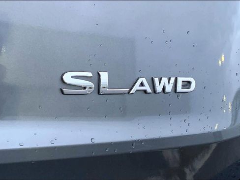 Used 2023 Nissan Rogue SL w/ SL Premium Package image 9