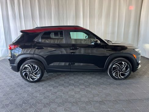 Used 2024 Chevrolet TrailBlazer RS FWD image 2