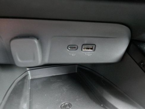 New 2026 Chevrolet Trax RS w/ Sunroof Package image 19