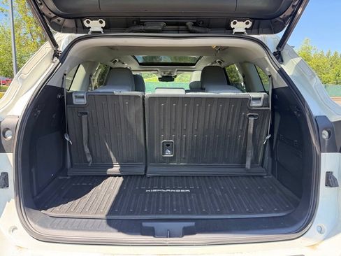 Used 2021 Toyota Highlander Platinum AWD/4WD image 23