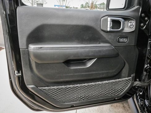 Used 2024 Jeep Wrangler Unlimited Rubicon 4xe AWD/4WD image 14