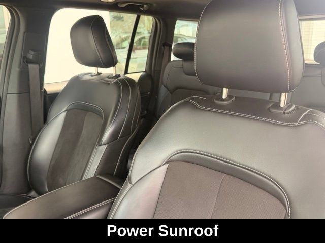 Used 2023 Jeep Grand Cherokee Altitude AWD/4WD image 7