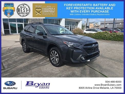 Used 2023 Subaru Outback Premium image 1