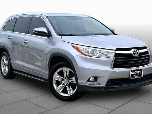 Used 2015 Toyota Highlander Limited FWD image 3