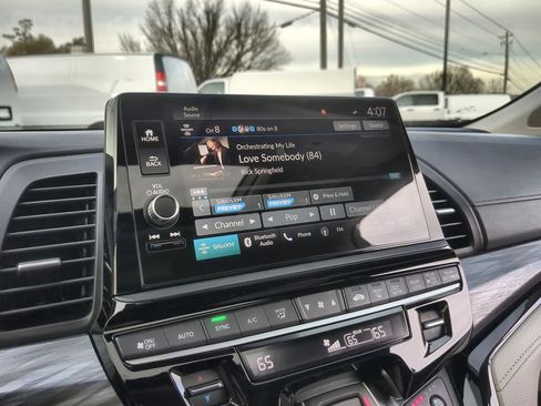 Used 2025 Honda Odyssey Elite image 13