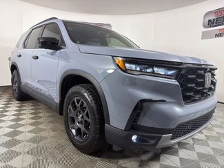 Used 2025 Honda Pilot TrailSport video 1