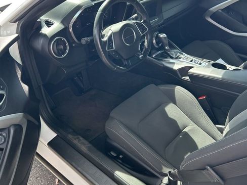 Used 2018 Chevrolet Camaro LT RWD image 11