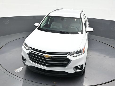 Used 2021 Chevrolet Traverse LT FWD image 24