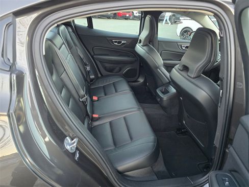 Used 2025 Volvo S60 B5 Core image 12