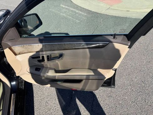 Used 2010 Mercedes-Benz E 350 4MATIC Sedan image 20