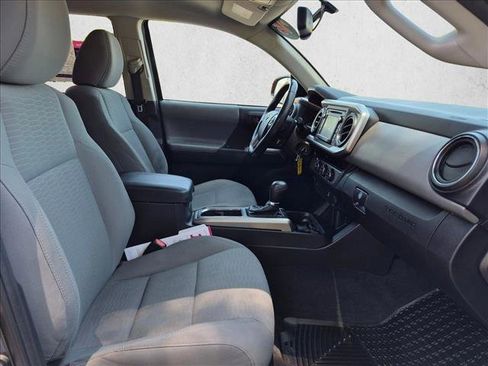 Used 2016 Toyota Tacoma SR5 w/ SR5 Appearance Package (SN) RWD image 19