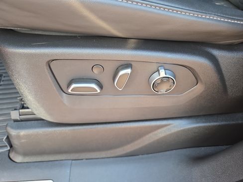Used 2025 Cadillac Escalade Premium Luxury Platinum w/ LPO, Floor Liner Package AWD/4WD image 37