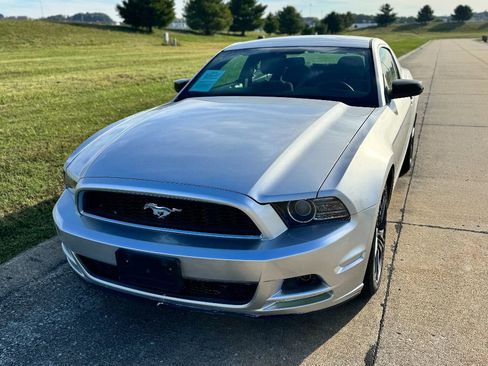 Used 2014 Ford Mustang Coupe w/ V6 Performance Package image 2