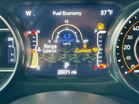 Used 2023 Jeep Wrangler Unlimited Sport AWD/4WD image 13