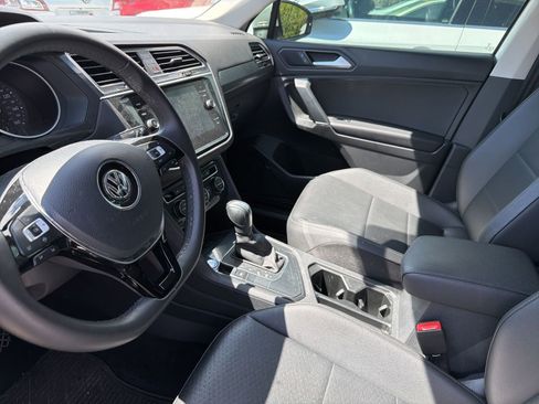 Used 2020 Volkswagen Tiguan SE image 5