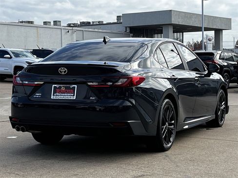 Used 2025 Toyota Camry Hybrid image 4